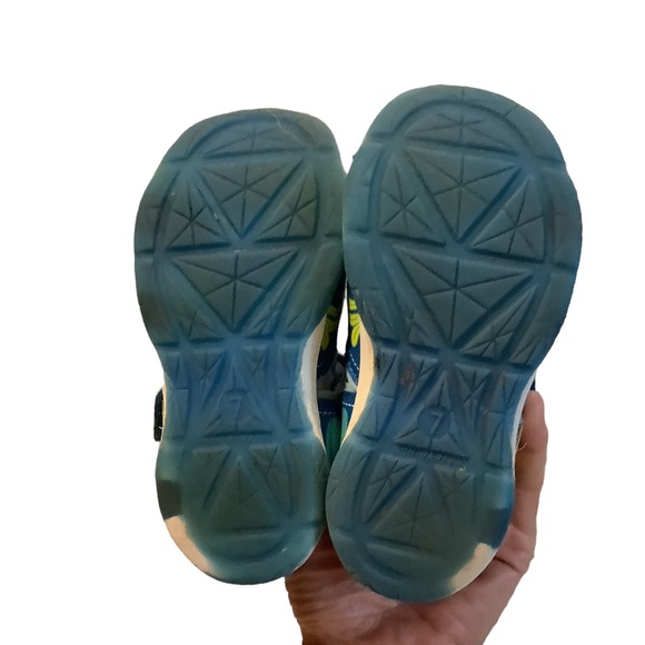 NICKELODEON Pinkfong Baby Shark Children’s Blue LIGHT UP Trekking Sandal-Size 7 - Picture 12 of 13